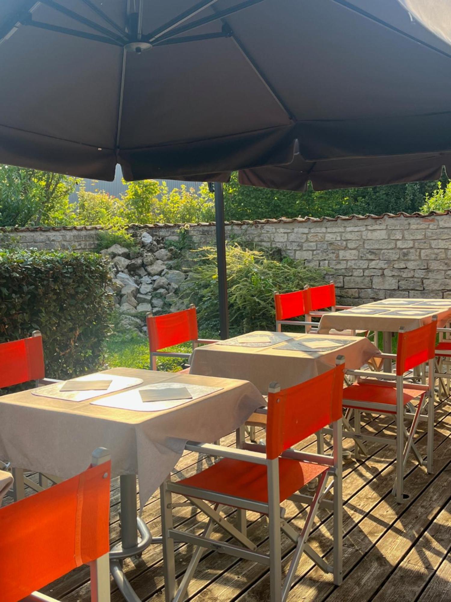 Hotel La Vinaigrerie Logis Joinville Eksteriør billede